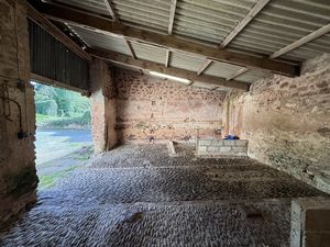 Barn- click for photo gallery